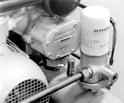 pInstalace pojistného ventilu na nádrž na stlačený vzduch je vyžadována zákonem.